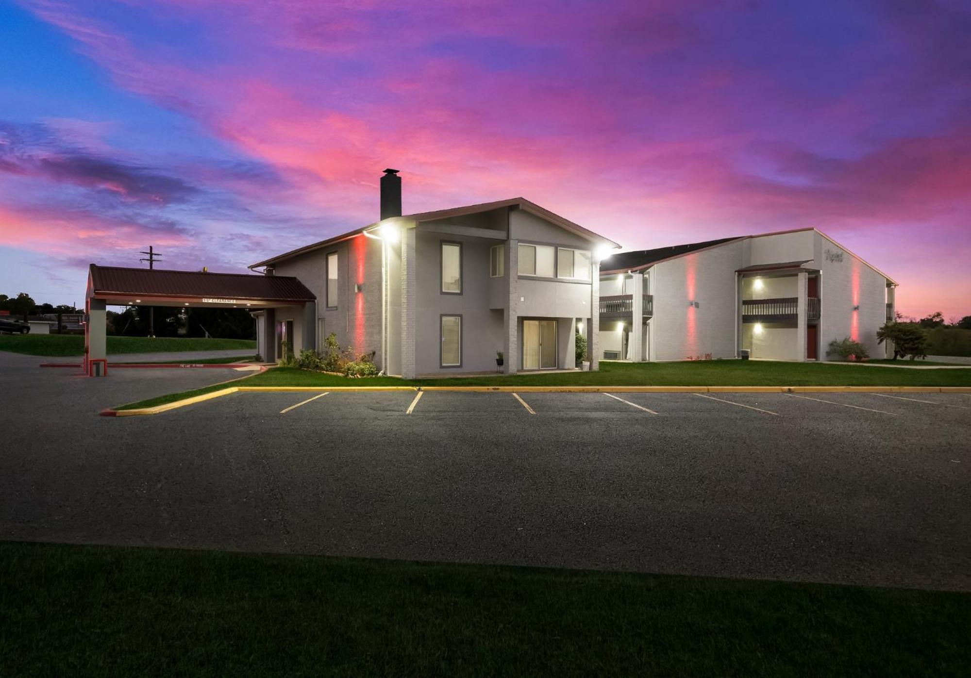 Red Roof Inn Madisonville Экстерьер фото