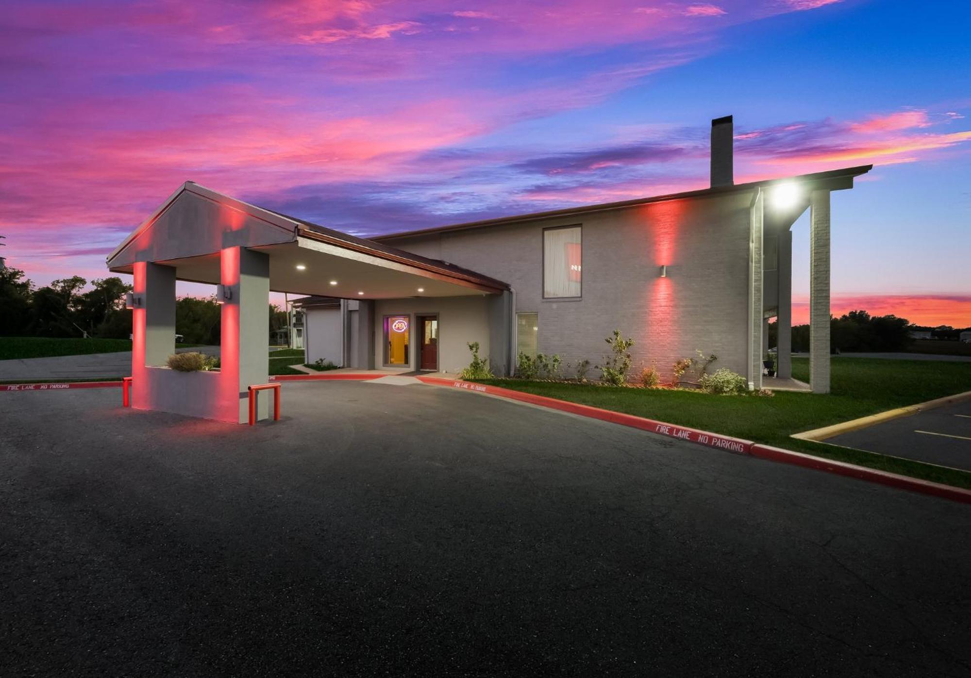 Red Roof Inn Madisonville Экстерьер фото