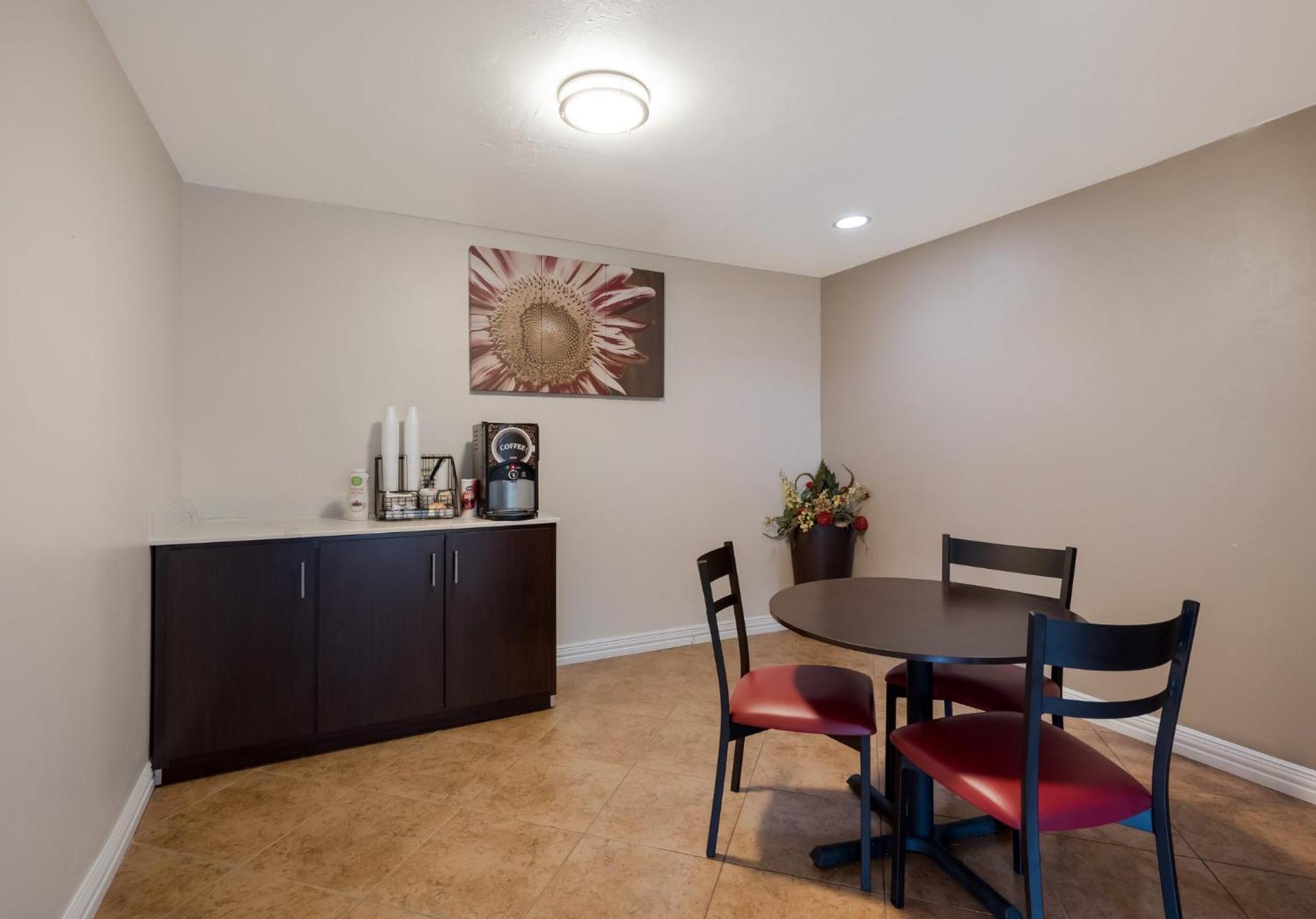 Red Roof Inn Madisonville Экстерьер фото