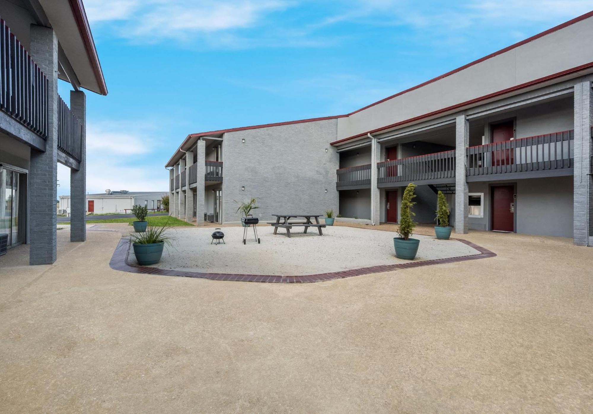 Red Roof Inn Madisonville Экстерьер фото